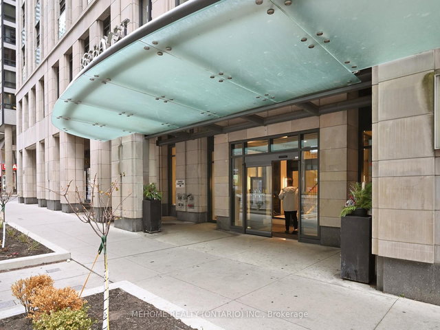 2207 - 955 Bay Street