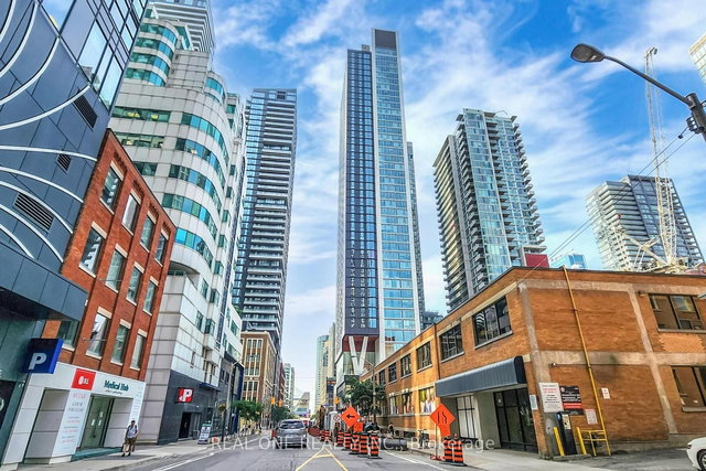 3401 - 357 King Street W