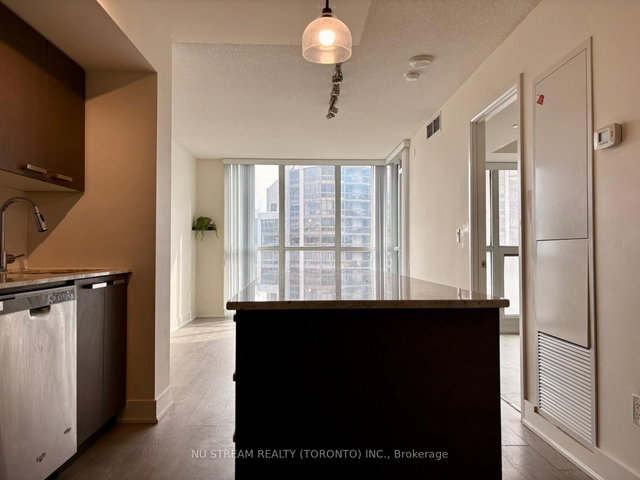 911 - 88 Sheppard Avenue E