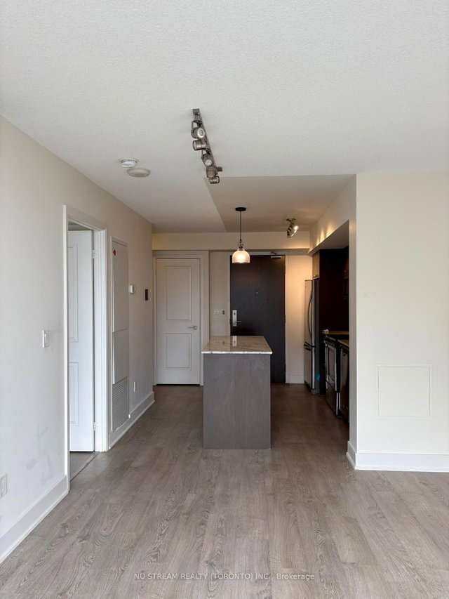 911 - 88 Sheppard Avenue E