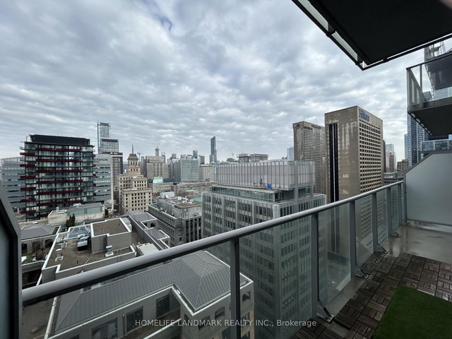 2206 - 126 Simcoe Street