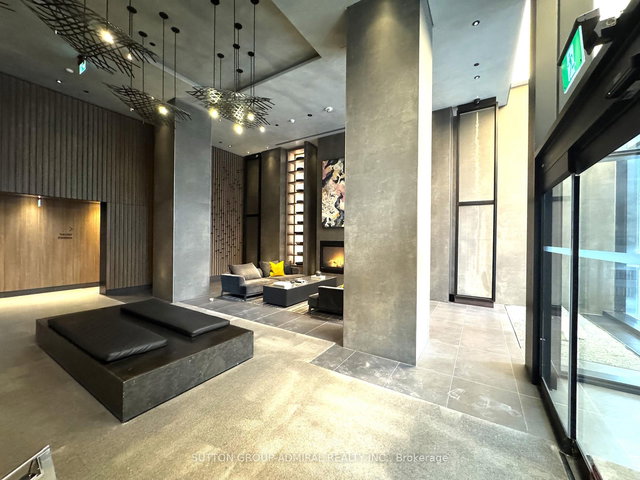 4509 - 55 Charles Street