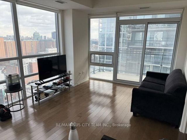 2106 - 460 Adelaide Street E