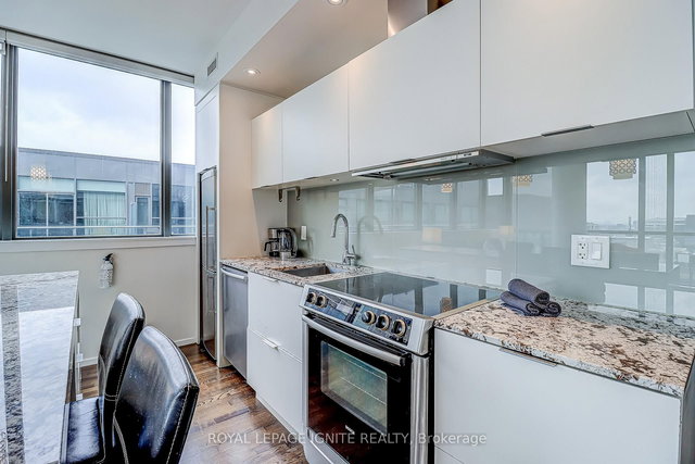 1502 - 8 Charlotte Street