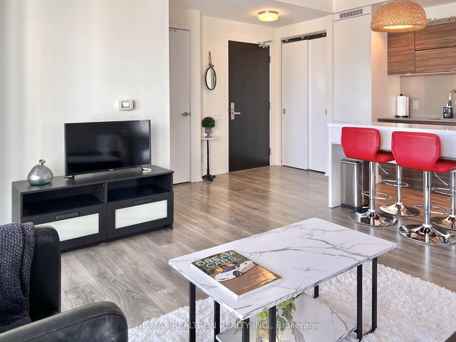 2708 - 125 Peter Street