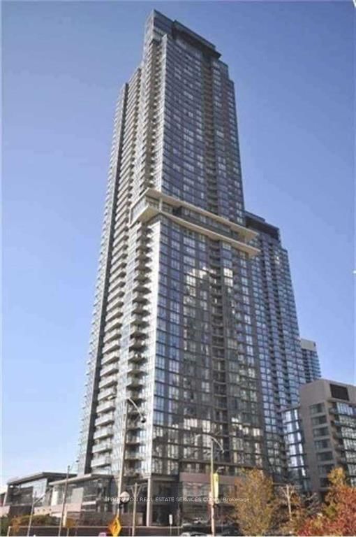 811 - 11 Brunel Court