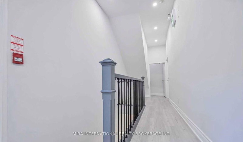 202 - 414 Dundas St E, Toronto, M5A 2A8 | Image 3