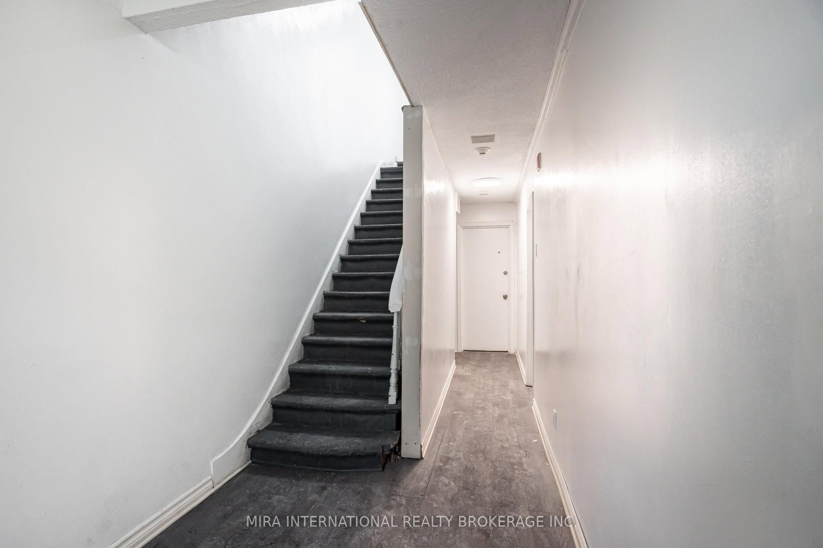 177 Carlton Street, Unit 3 - Photo 2