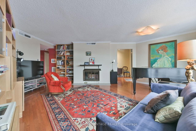 803 - 55 Wellesley Street E