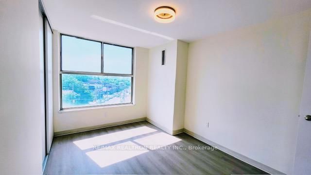 802 - 21 Vaughan Road