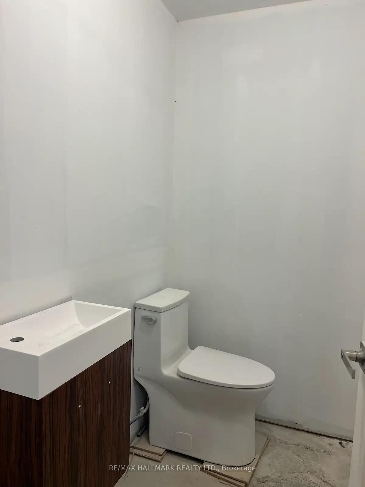 440 Parliament Street W, Unit Main & 1/2 Bsmt - Photo 14