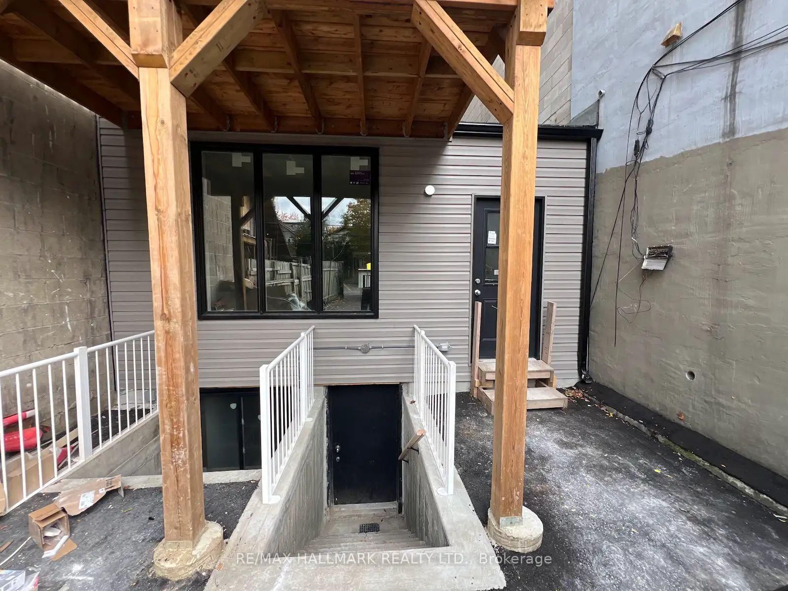 440 Parliament Street W, Unit Main & 1/2 Bsmt - Photo 23