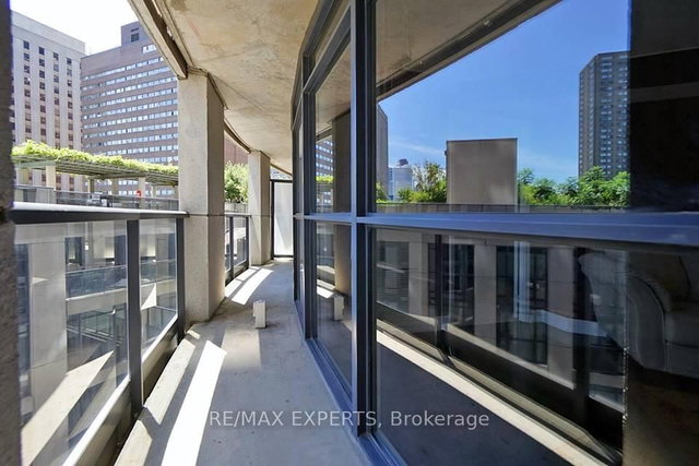 507 - 21 Carlton Street