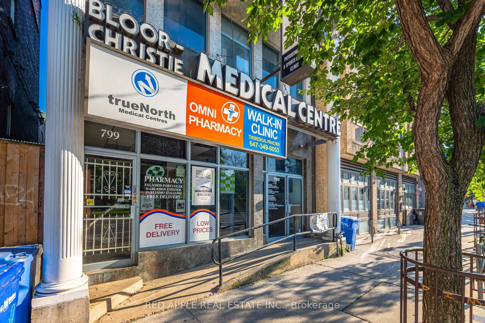 799 Bloor Street W - Photo 2