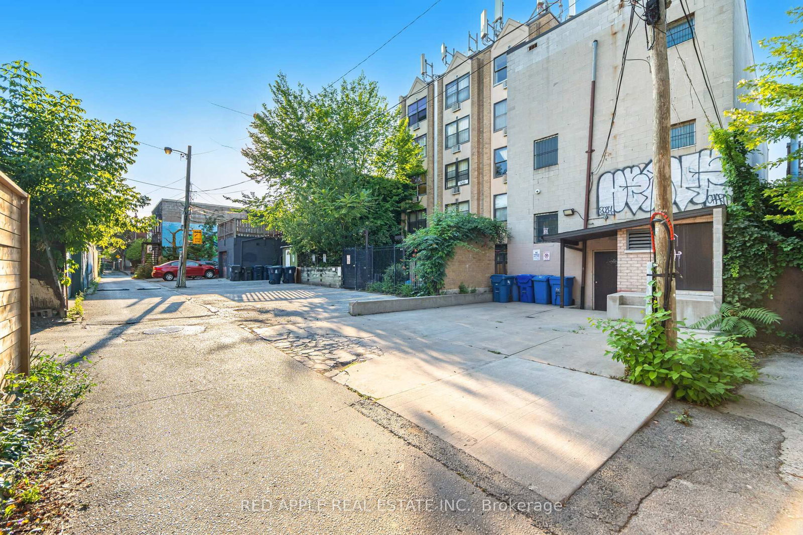 799 Bloor Street W - Photo 45
