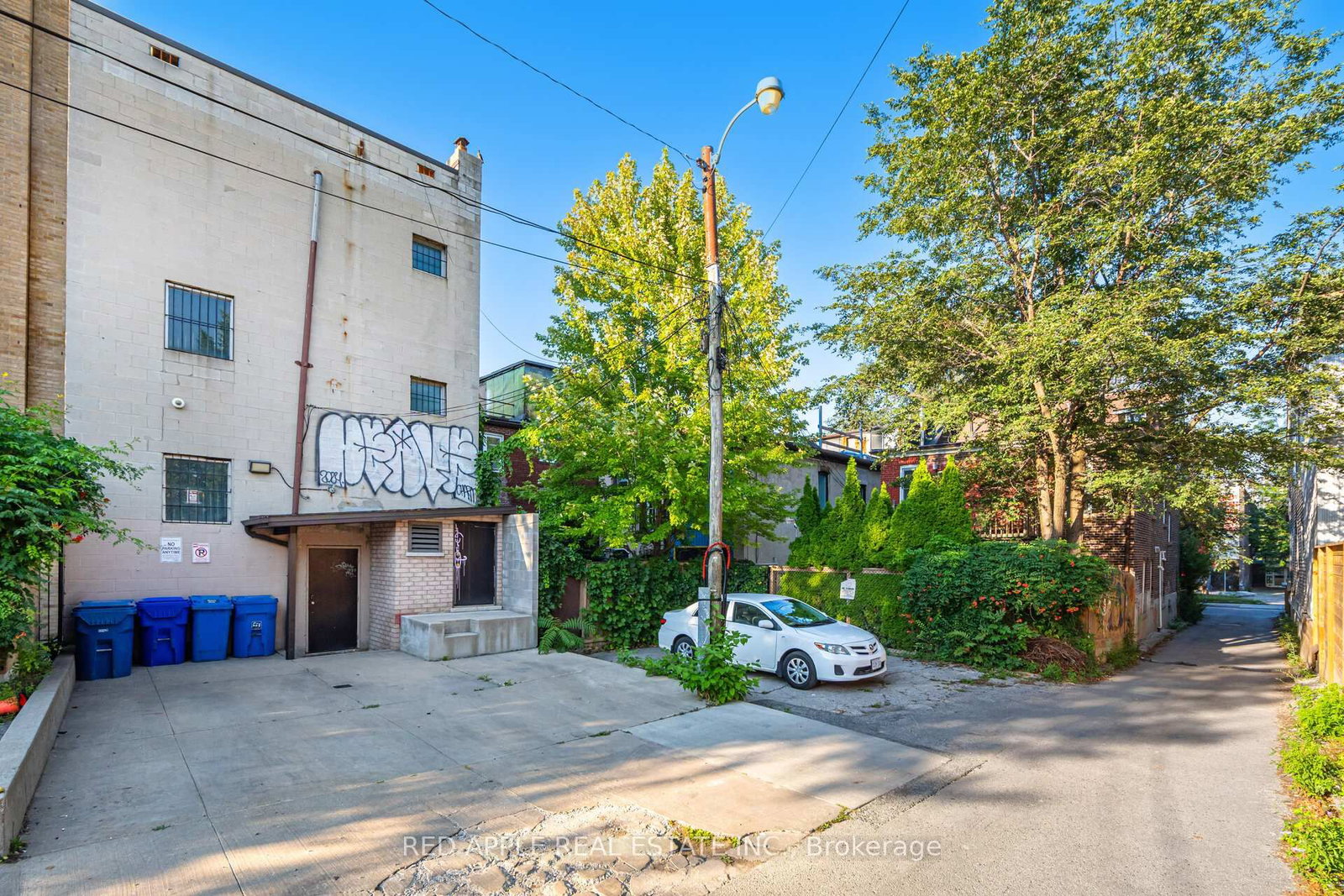 799 Bloor Street W - Photo 46