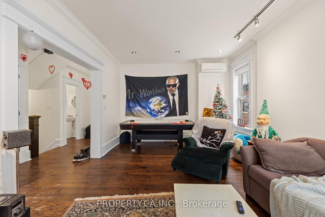 #Main - 423 Palmerston Boulevard