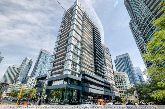 2009 - 352 Front Street W