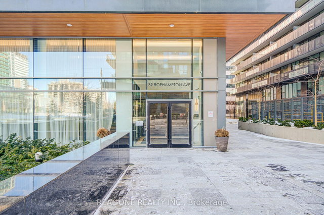 4002 - 39 Roehampton Avenue