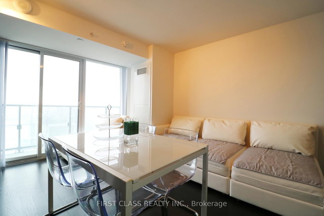 2612 - 955 Bay Street