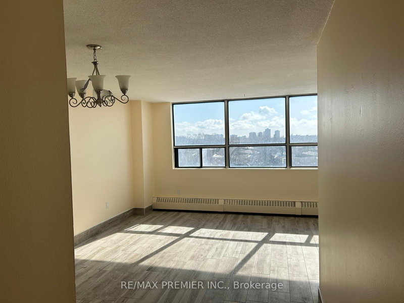 511 - 45 Sunrise Ave, Toronto, M4A 2S3 | Image 2