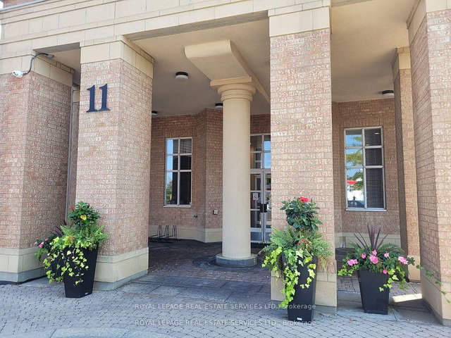 607 - 11 Thorncliffe Pk Drive