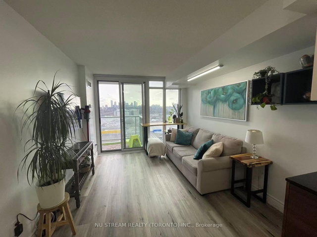 1606 - 121 Mcmahon Drive