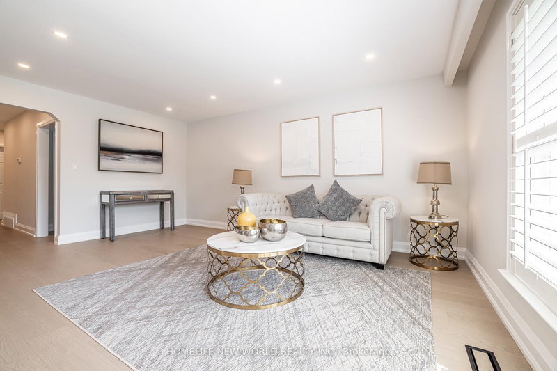 192 Combe Ave, Toronto, M3H 4K5 | Image 2