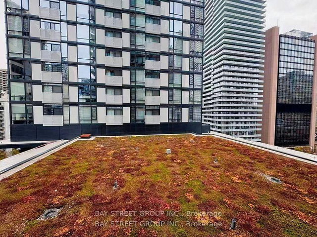 904 - 18 Maitland Terrace