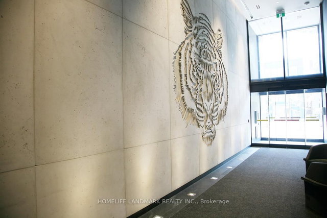 306 - 28 Wellesley Street E