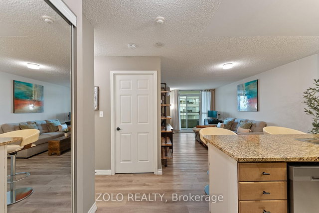 909 - 18 Spring Garden Avenue