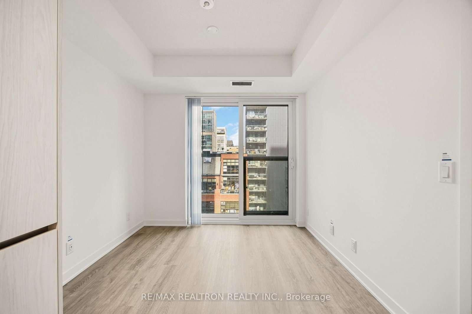 180 Front Street E, Unit 905 - Photo 19