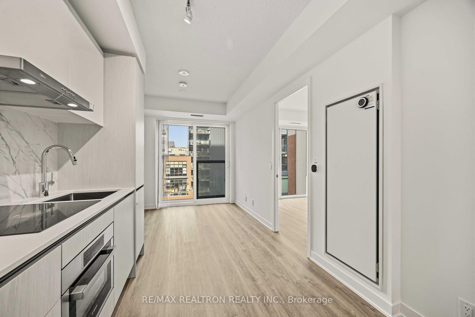 180 Front Street E, Unit 905 - Photo 8