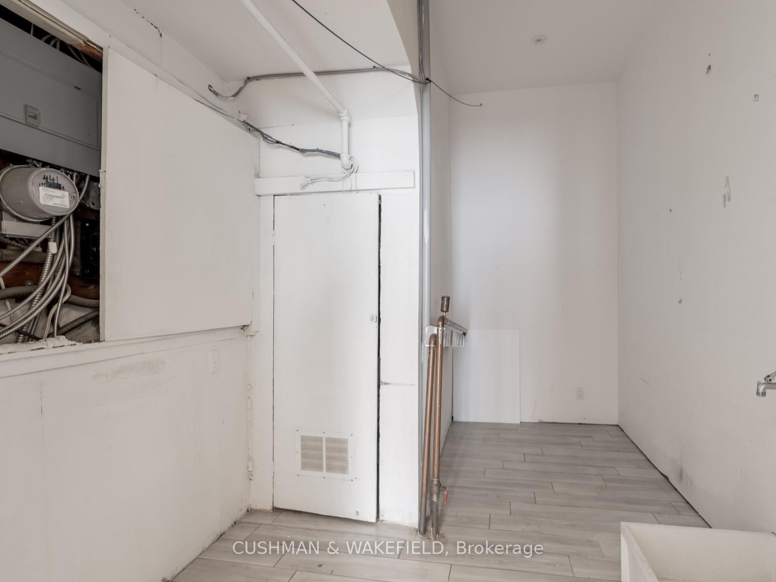 439 Spadina Avenue - Photo 15