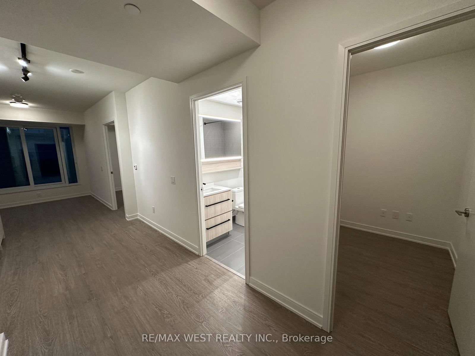 425 Front Street E, Unit 509 - Photo 3