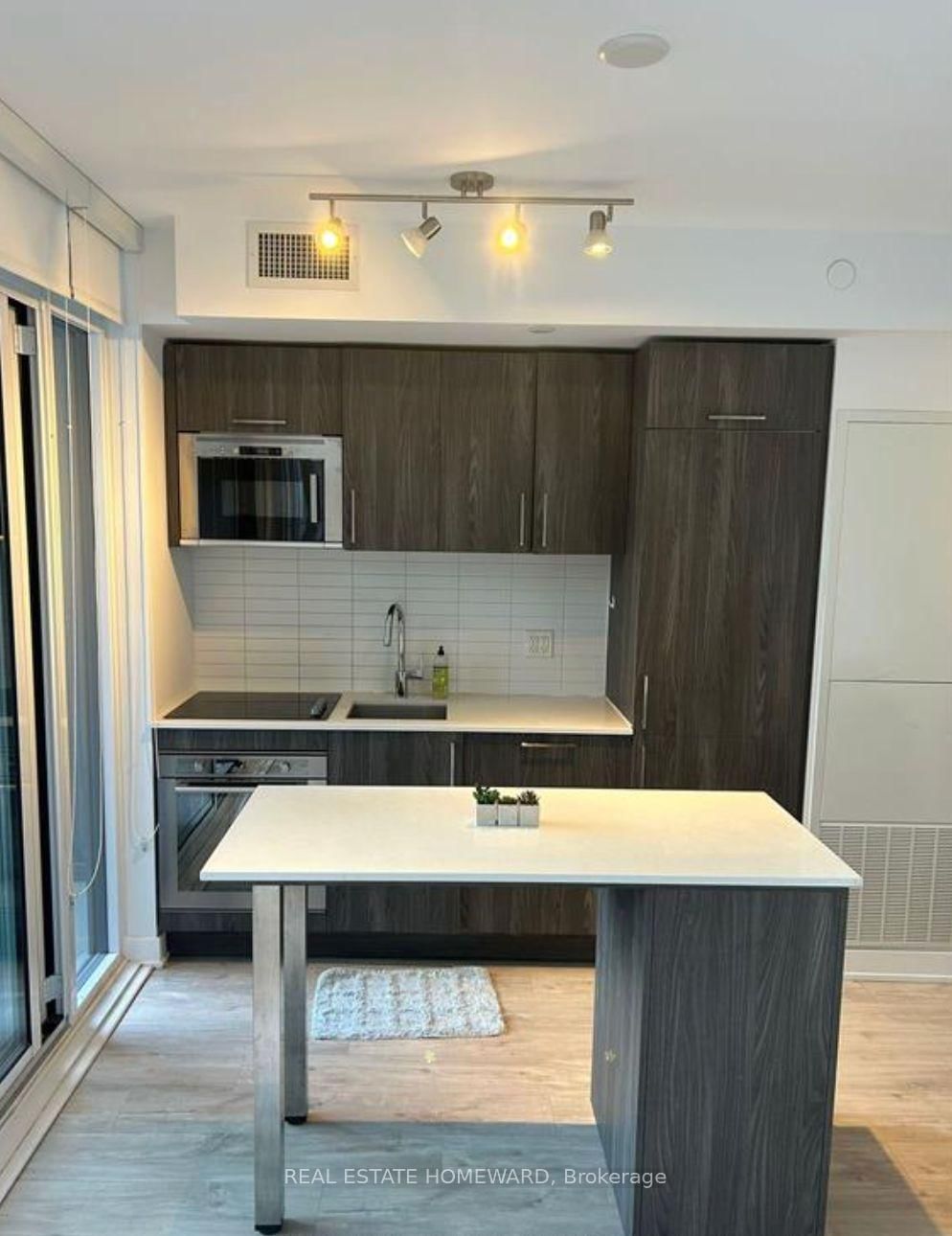 Condo for lease at 701-576 Front Street, Toronto, Ontario, M5V 1C1 - Waterfront Communities C1 - MLS: C12833538