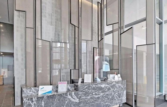 701 - 576 Front Street W