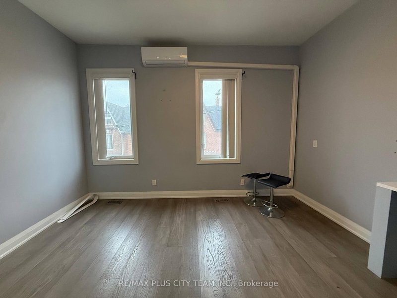 11 Baden St, Toronto, M6J 1Z3 | Image 3