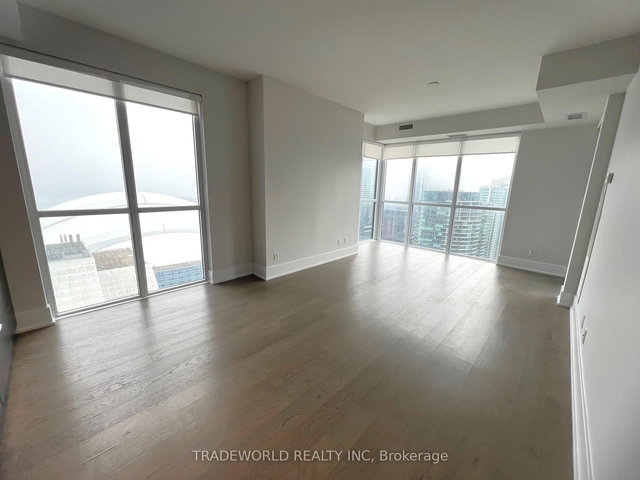 3212 - 300 Front Street W