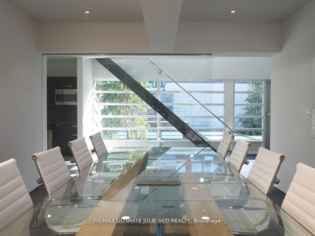 660R College Street - Photo 11