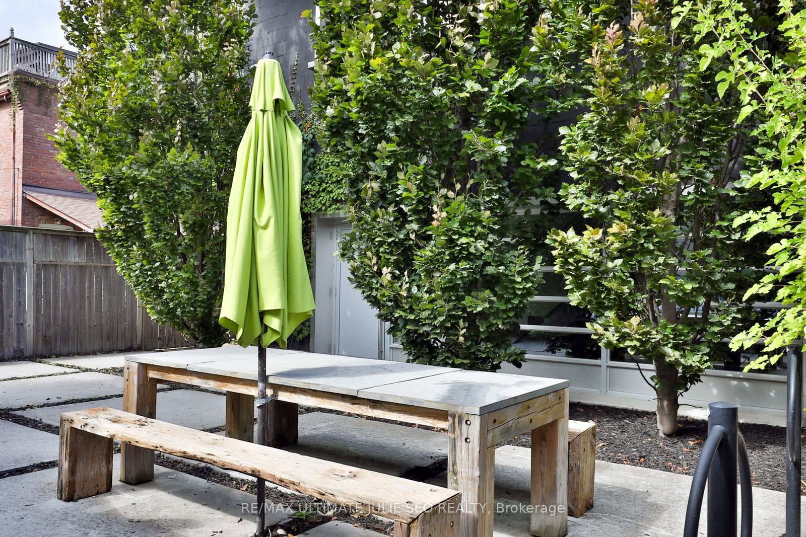 660R College Street - Photo 5