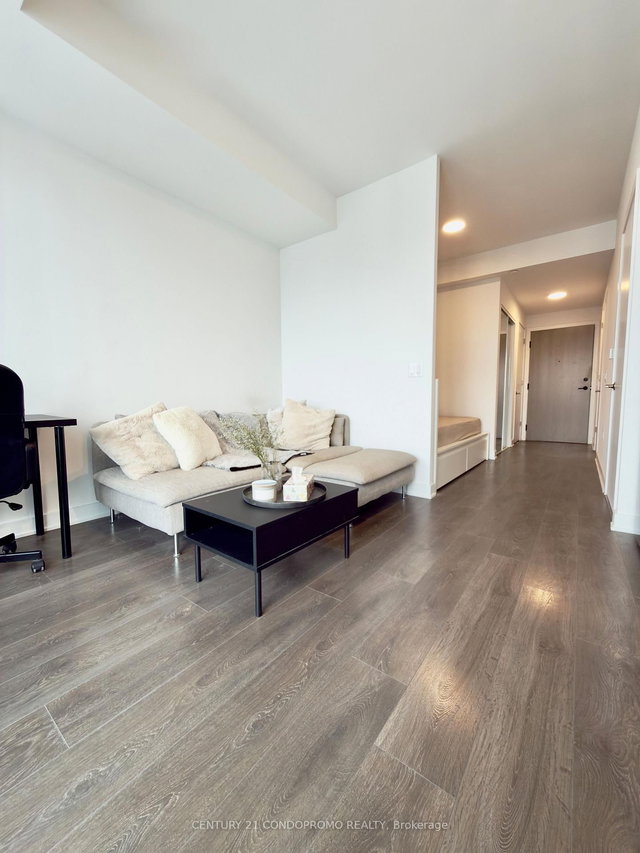 3106 - 130 River Street