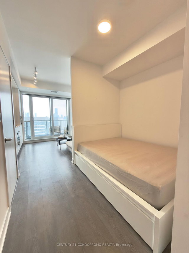 3106 - 130 River Street