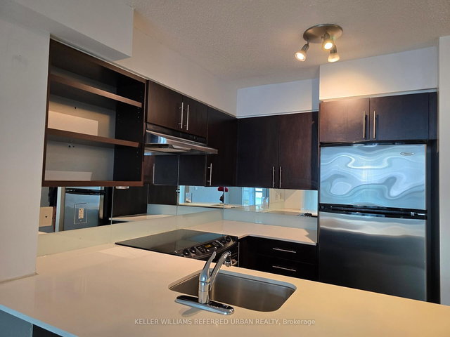 1605 - 96 St Patrick Street