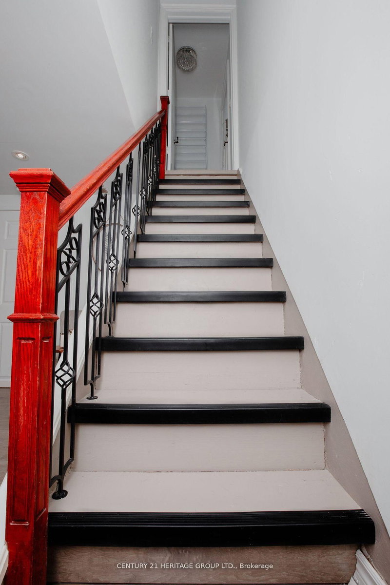 Bsmt - 16 Lisburn Cres, Toronto, M2J 2Z5 | Image 2