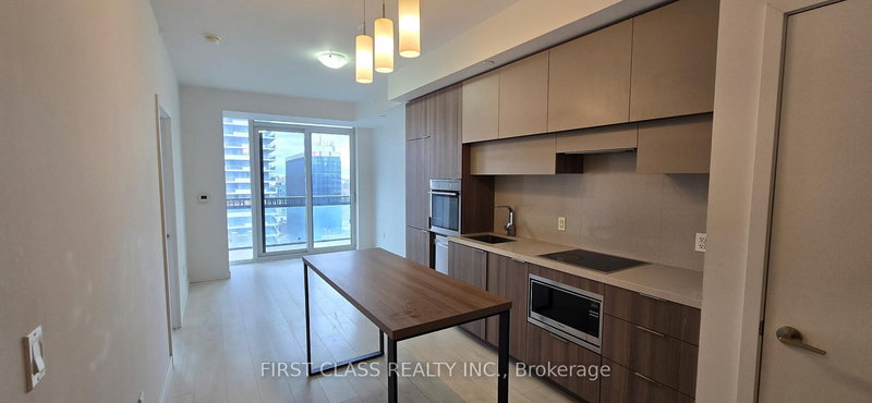 home for lease on 1112-8 Eglinton Avenue E