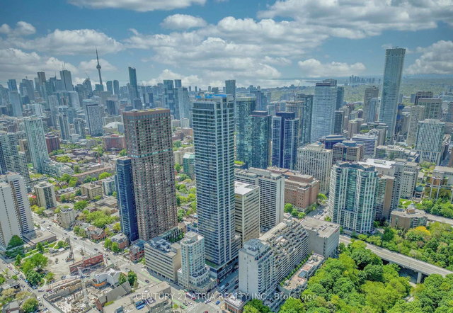 5206 - 395 Bloor Street E