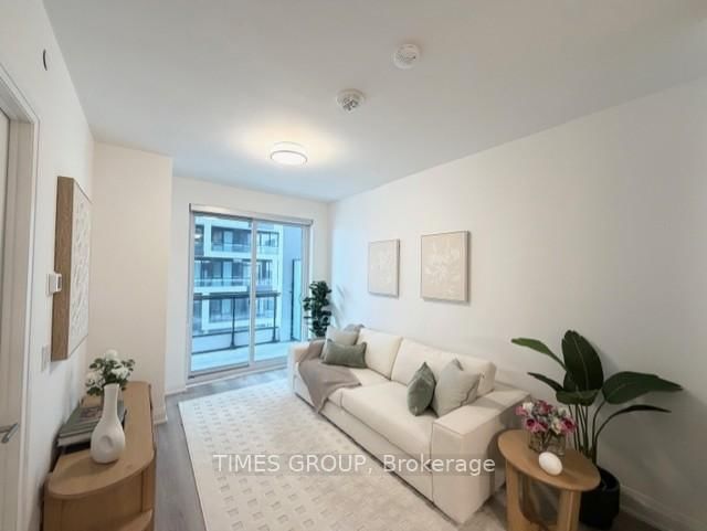 1501 - 55 Broadway Avenue