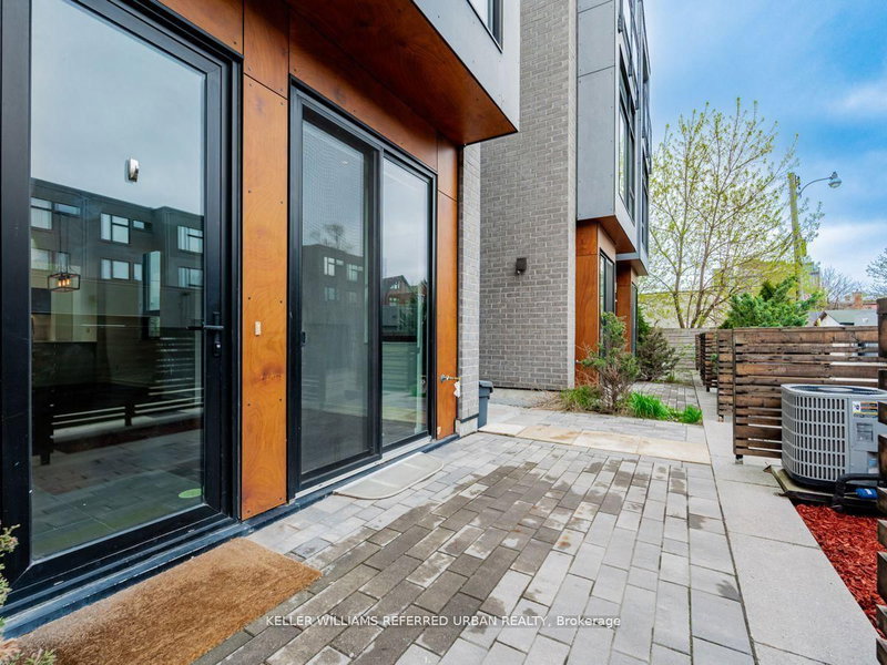 33 Achtman Lane, Toronto, M6G 4C5 | Image 2