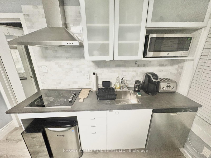 2 - 11 Saint Patricks Sq, Toronto, M5T 1W8 | Image 3